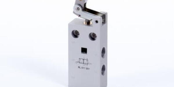 Roller lever valves with idle return